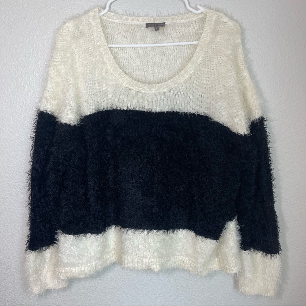 Vince Camuto Sweater Size L Comfy Black and Cream Fuzzy
